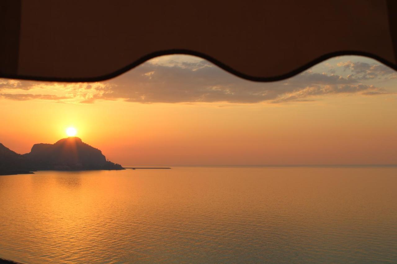 Cefalu Seaside Suite Bagian luar foto